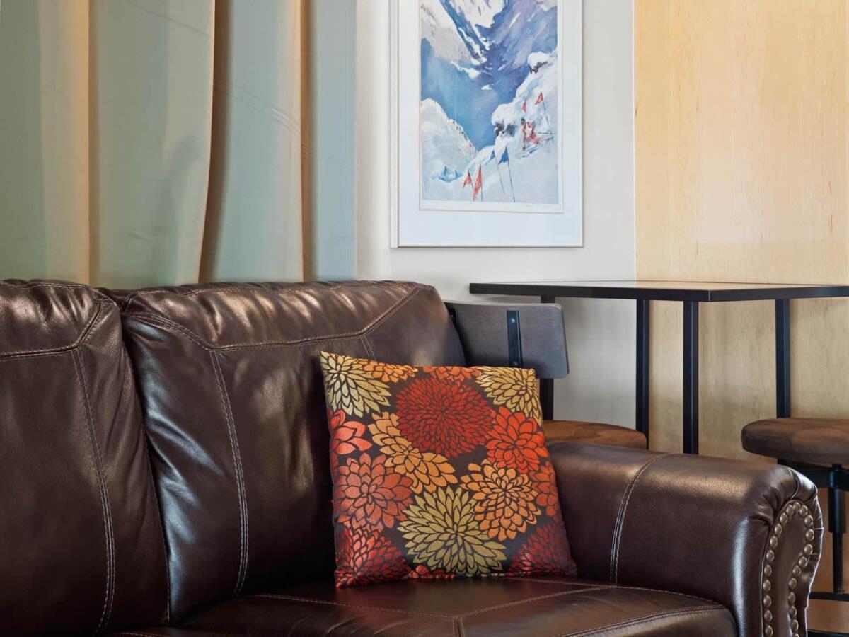 Relaxing 2 Bedroom Steps From Vail Resort 외부 사진