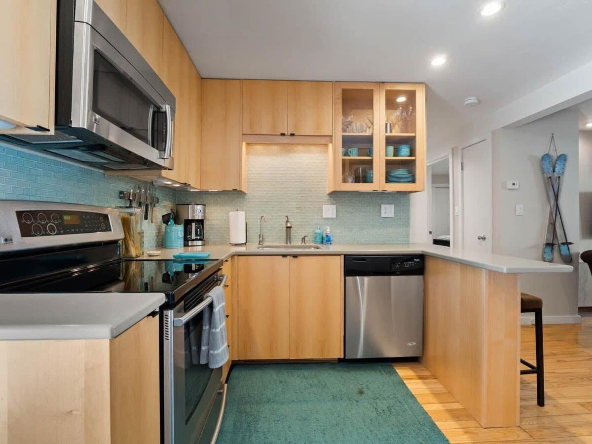 Relaxing 2 Bedroom Steps From Vail Resort 외부 사진